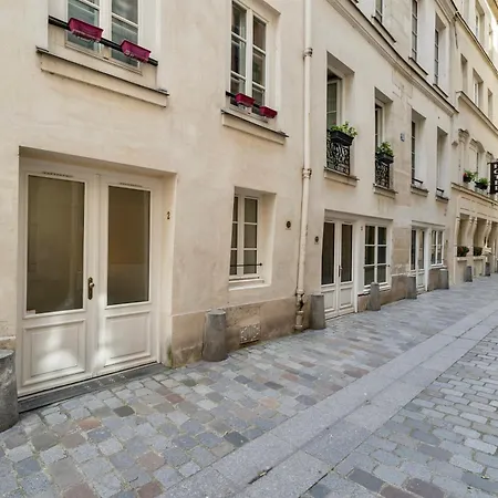 Gem 9 Min Walk To Notre-dame And Louvre