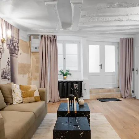 Appartamento Gem 9 Min Walk To Notre-dame And Louvre Parigi