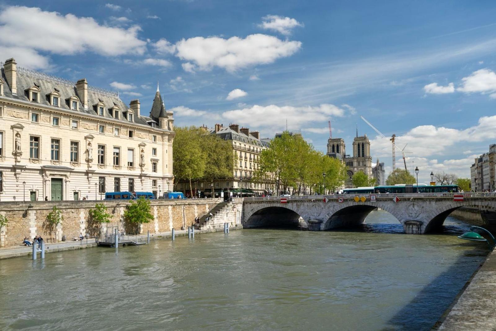 Cosy A 9 Min A Pied De La Cathedrale Notre Dame Parigi
