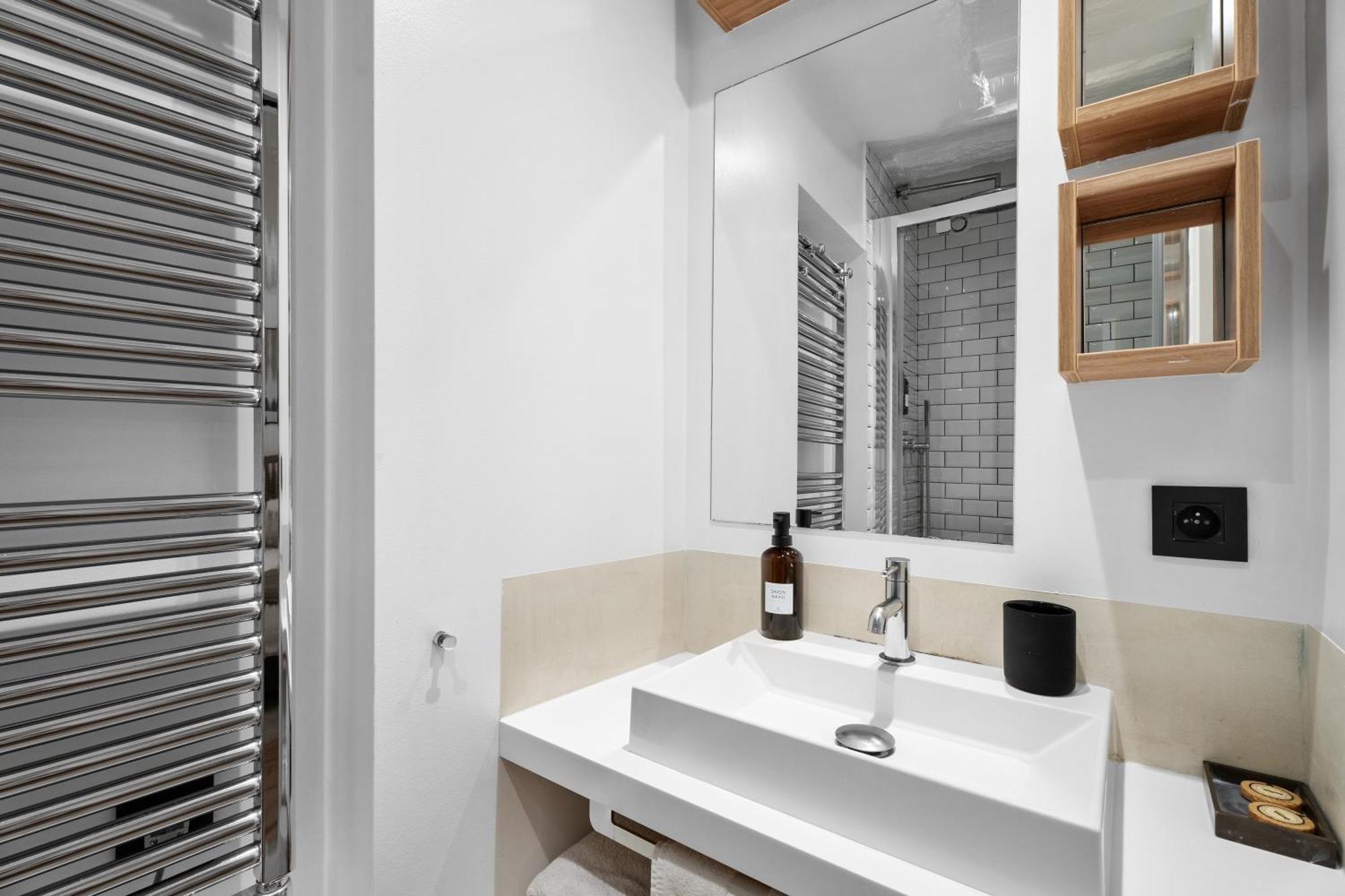 Cosy A 9 Min A Pied De La Cathedrale Notre Dame Apartment