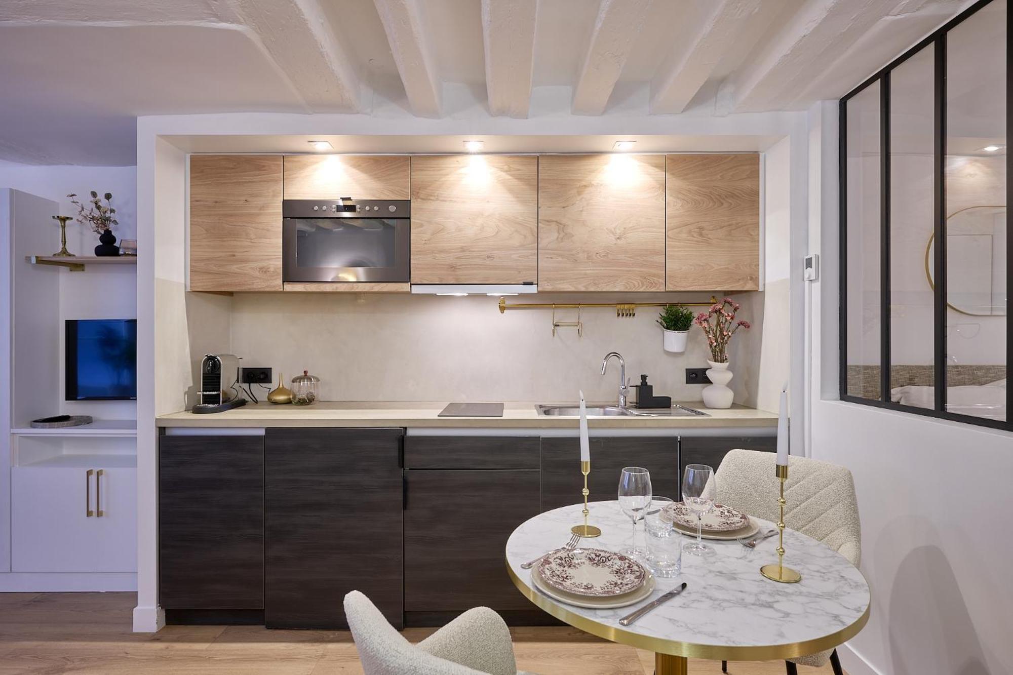 Appartamento Gem 9 Min Walk To Notre-dame And Louvre Parigi