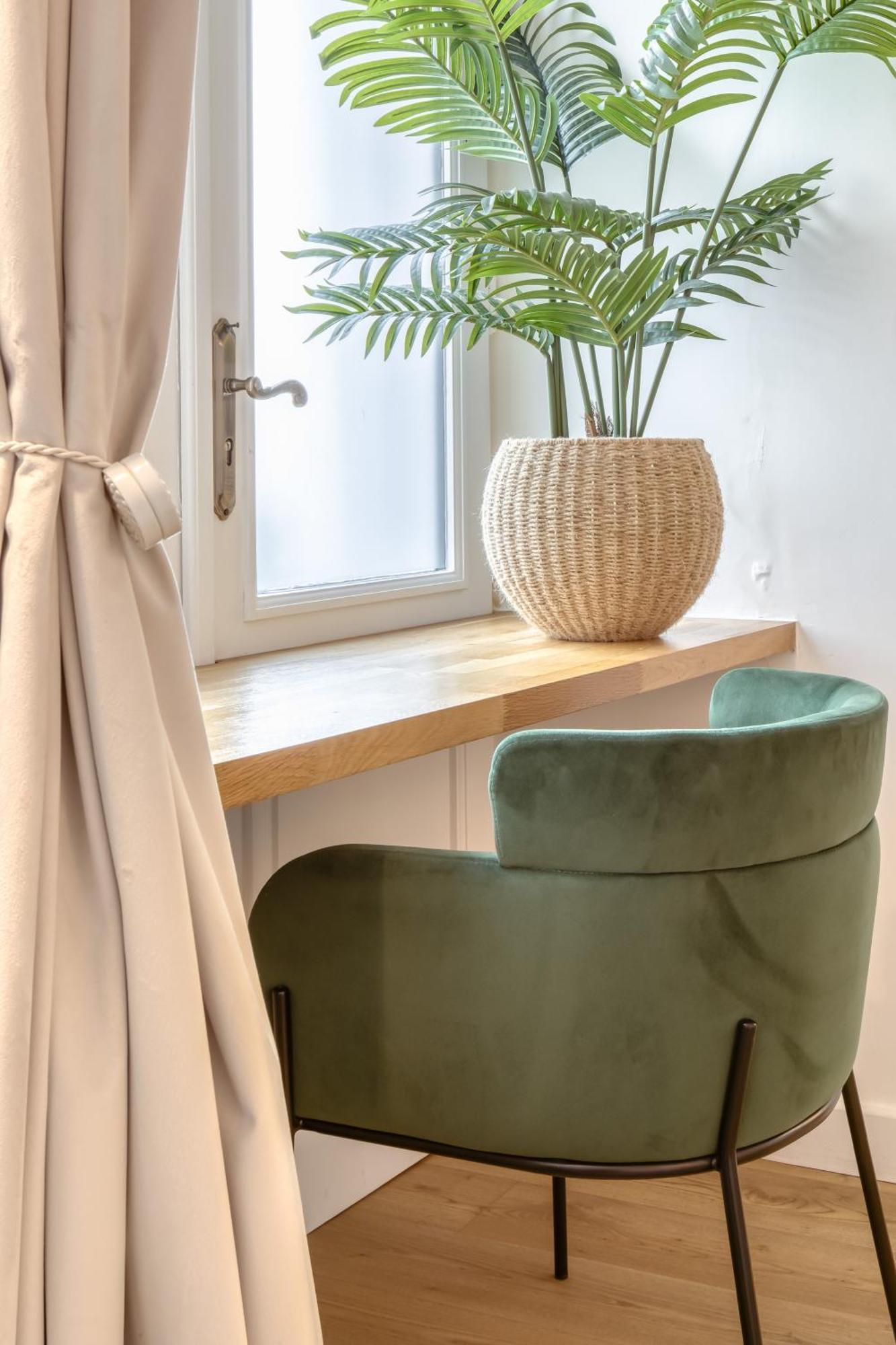 Appartamento Gem 9 Min Walk To Notre-dame And Louvre Parigi